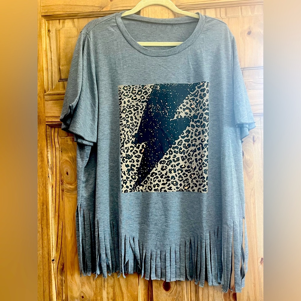 Tee with fringe